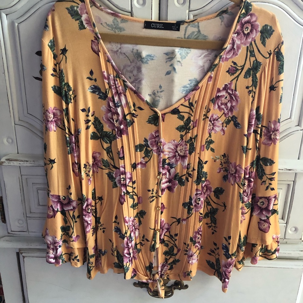 Yellow floral knitted blouse
